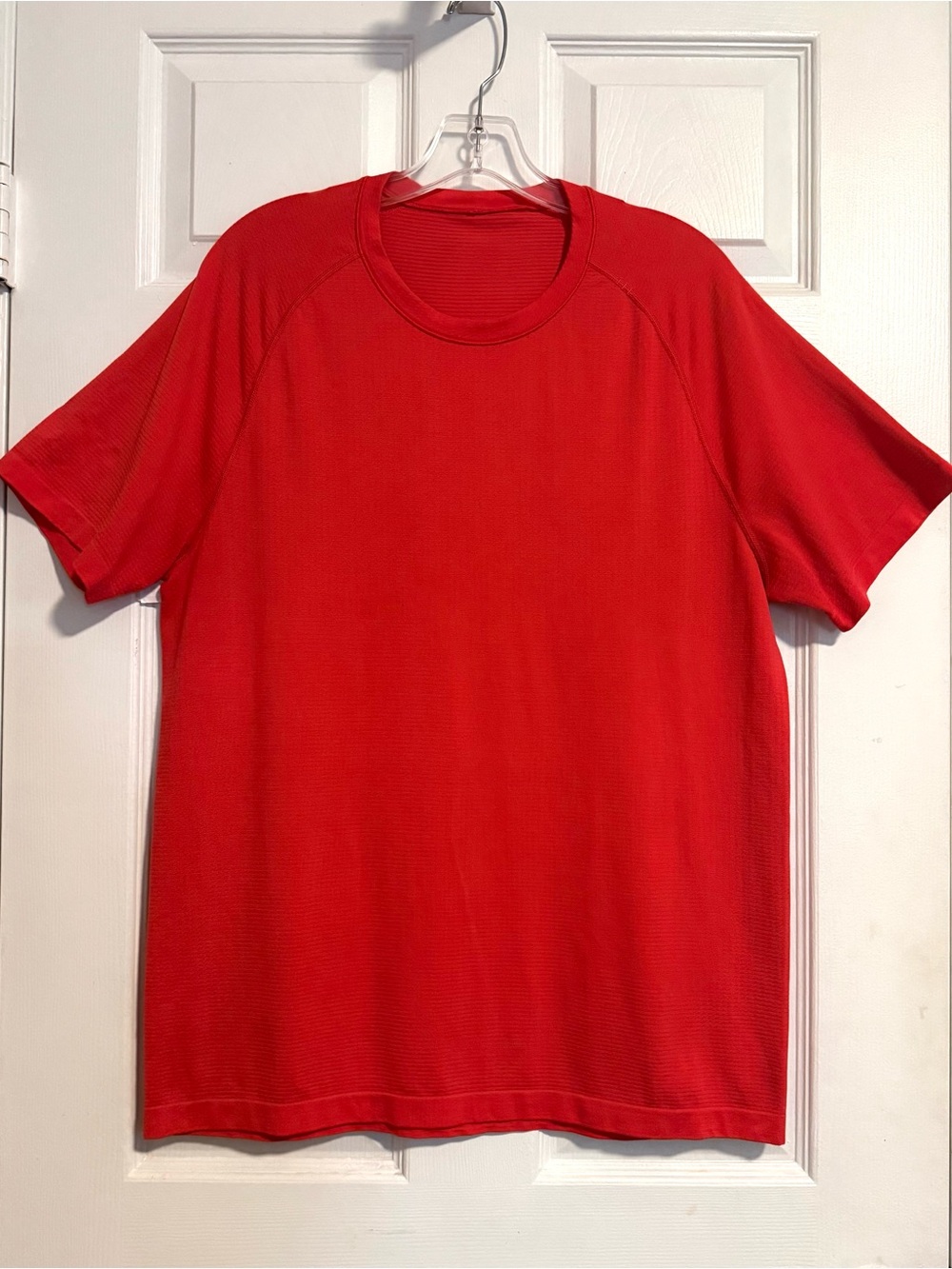 Lululemon Live in Practice Athletic Shirt Men’s Large Orange Short Sleeves